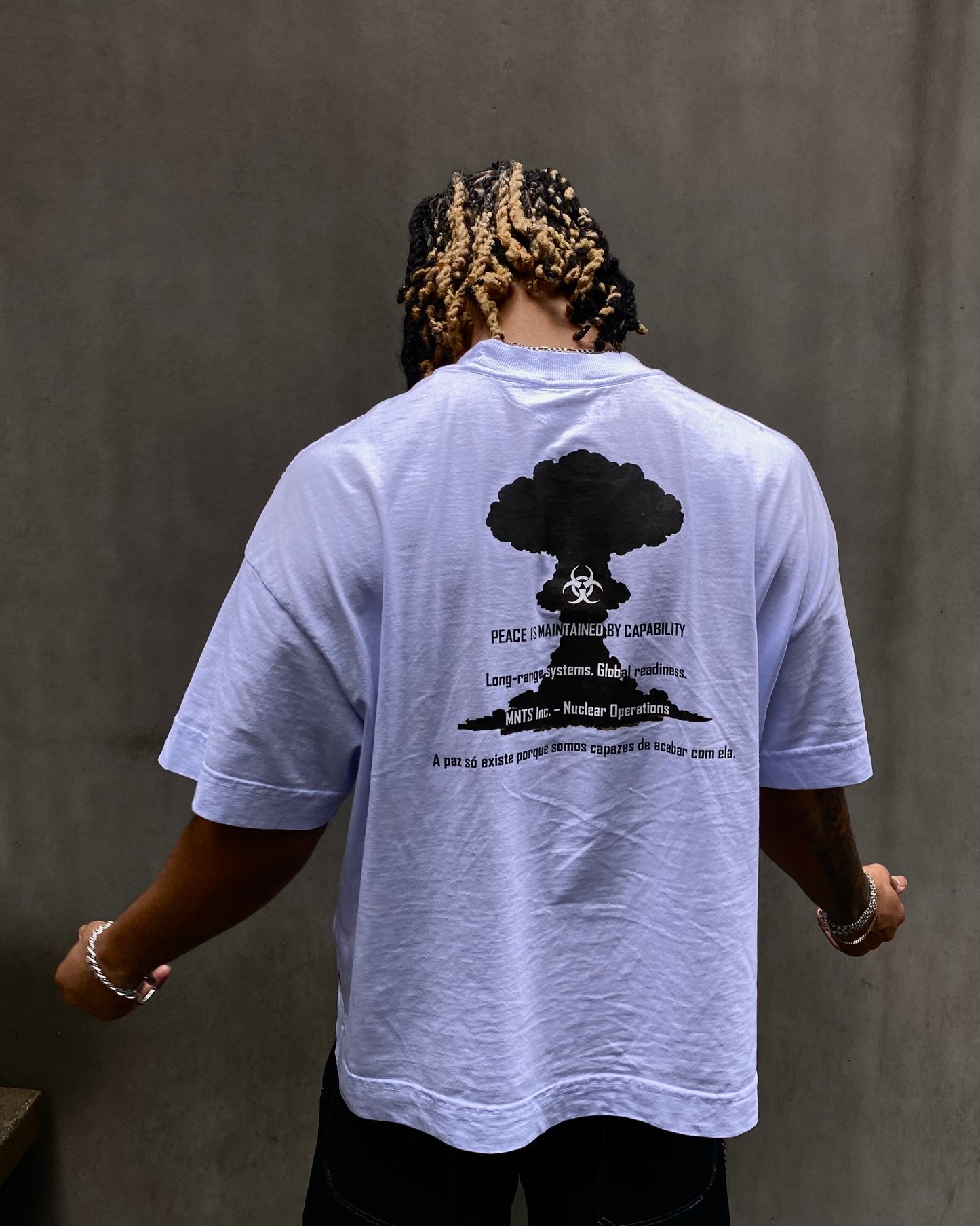 Camiseta Boxy - Biohazard Bomb