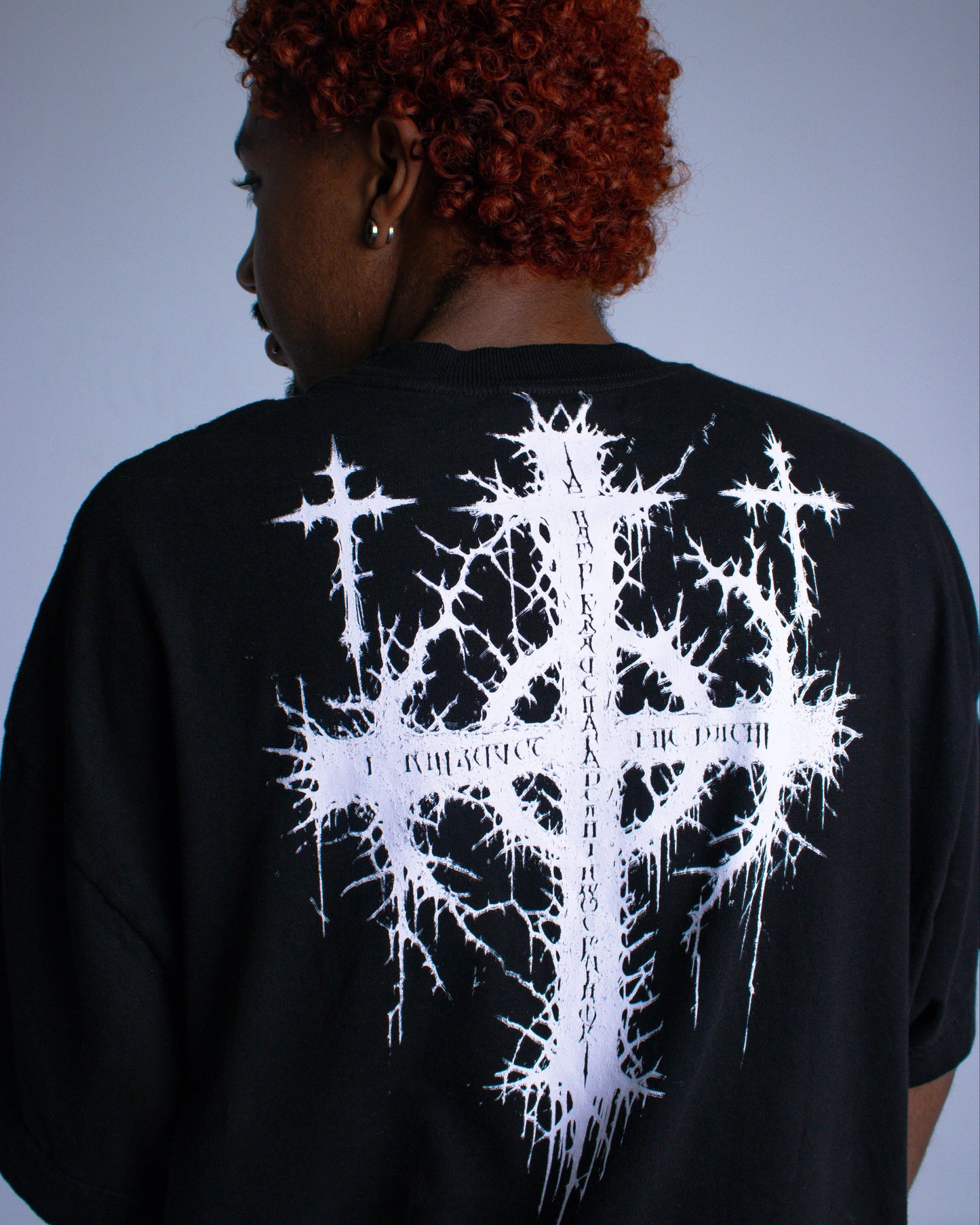 Camiseta "Zoran" Oversized - Preta