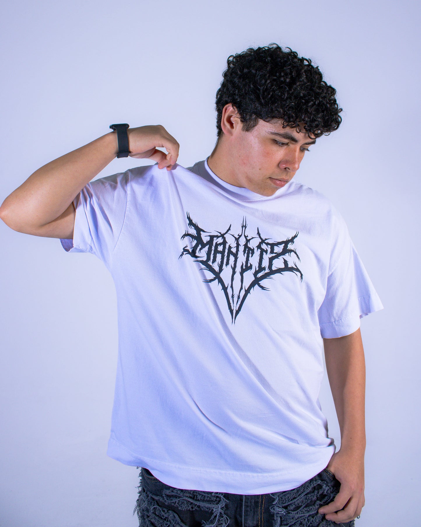 Camiseta "Zoran" Oversized - Branca